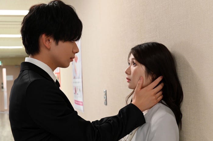 宮世琉弥、小野花梨「スノードロップの初恋」第4話(C)カンテレ