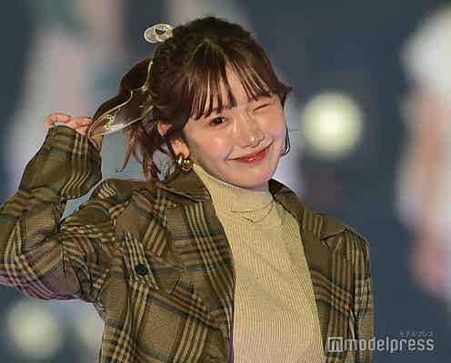 きりまる、ヘルシー美脚輝く キュートなウインクで会場魅了<関西コレクション 2023 A/W>