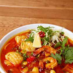 「ベトナムごはん ロータスパレス イートアンドデリ」の「火の国 炎の海鮮フォー」¥1,000