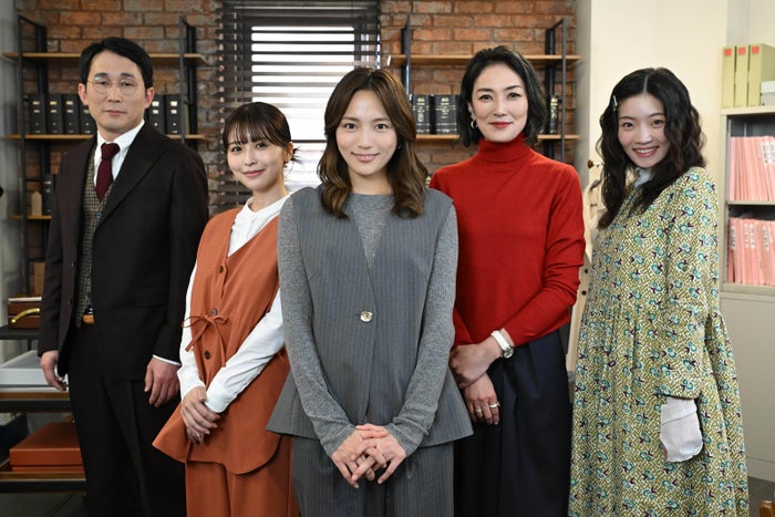 川口春奈＆松村北斗「アンサンブル」板谷由夏・長濱ねるら“法律事務所メンバー”解禁【コメント】