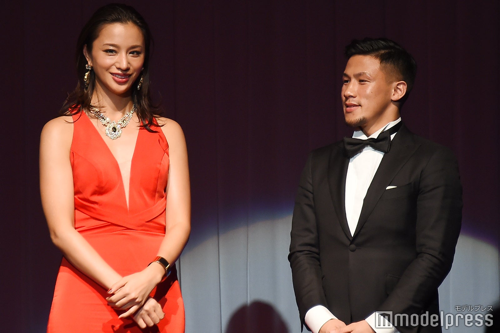 高橋メアリージュン、卜部弘嵩選手 （C）モデルプレス