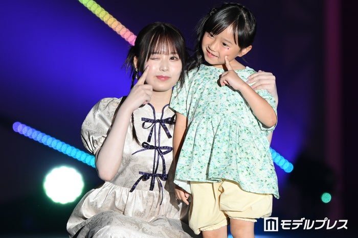 乃木坂46佐藤璃果、地元・岩手で凱旋ランウェイ キュートなウィンクで魅了【TGC teen ICHINOSEKI 2024】