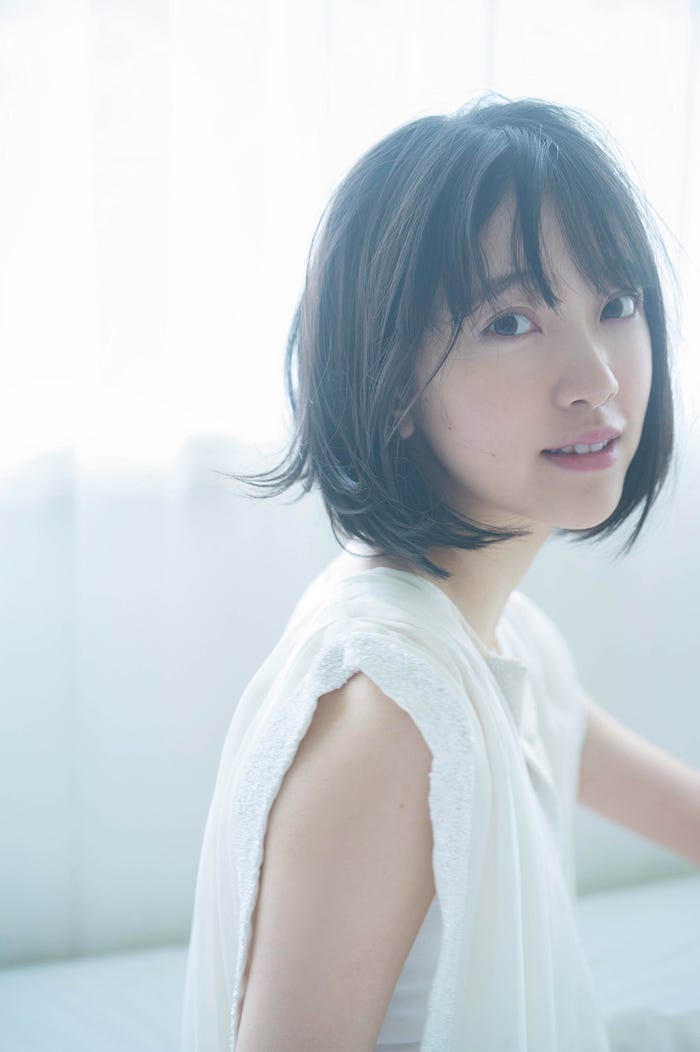 堀未央奈(C)佐藤佑一、光文社