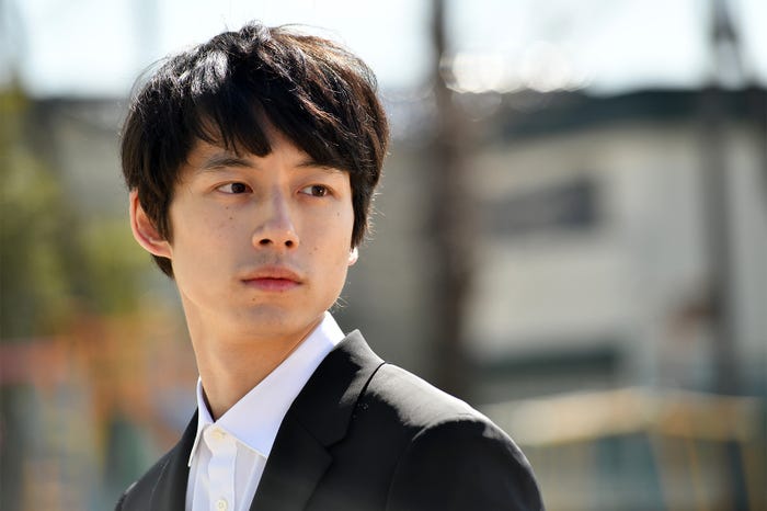 坂口健太郎(C)カンテレ