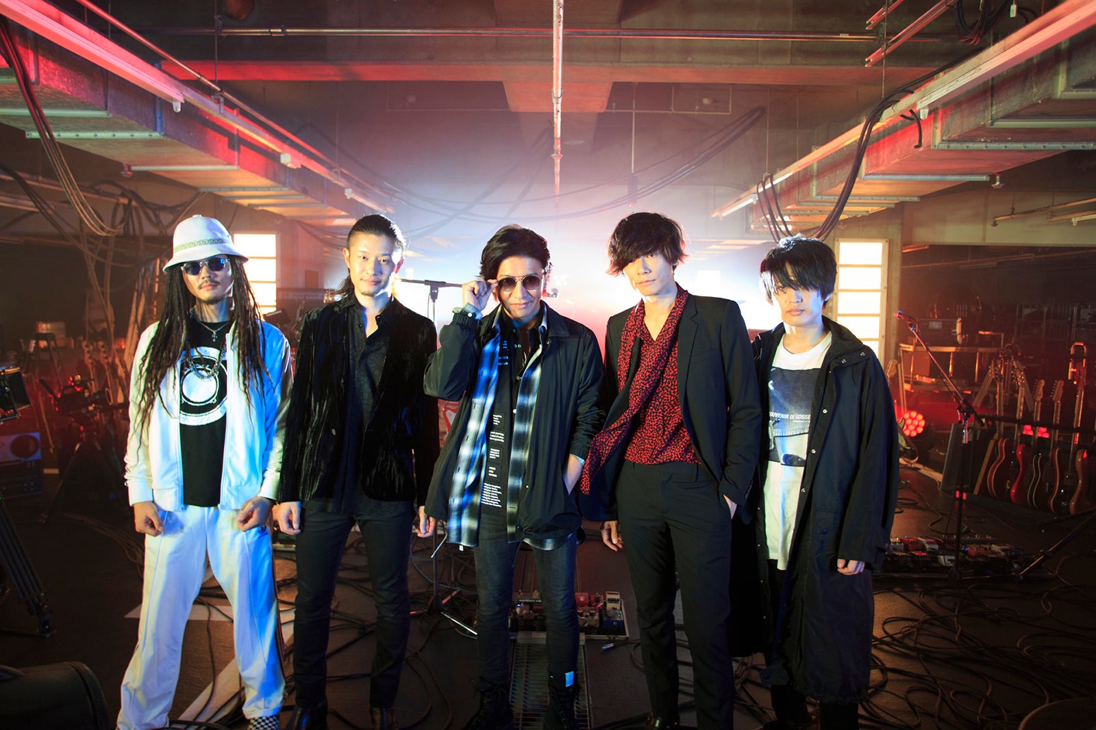 木村拓哉＆[ALEXANDROS]、5ショットを公開　サプライズ出演が話題に