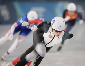 佐藤綾乃が1組1着で決勝へ 堀川桃香は2組12着で敗退 スピードスケート女子マススタート準決勝