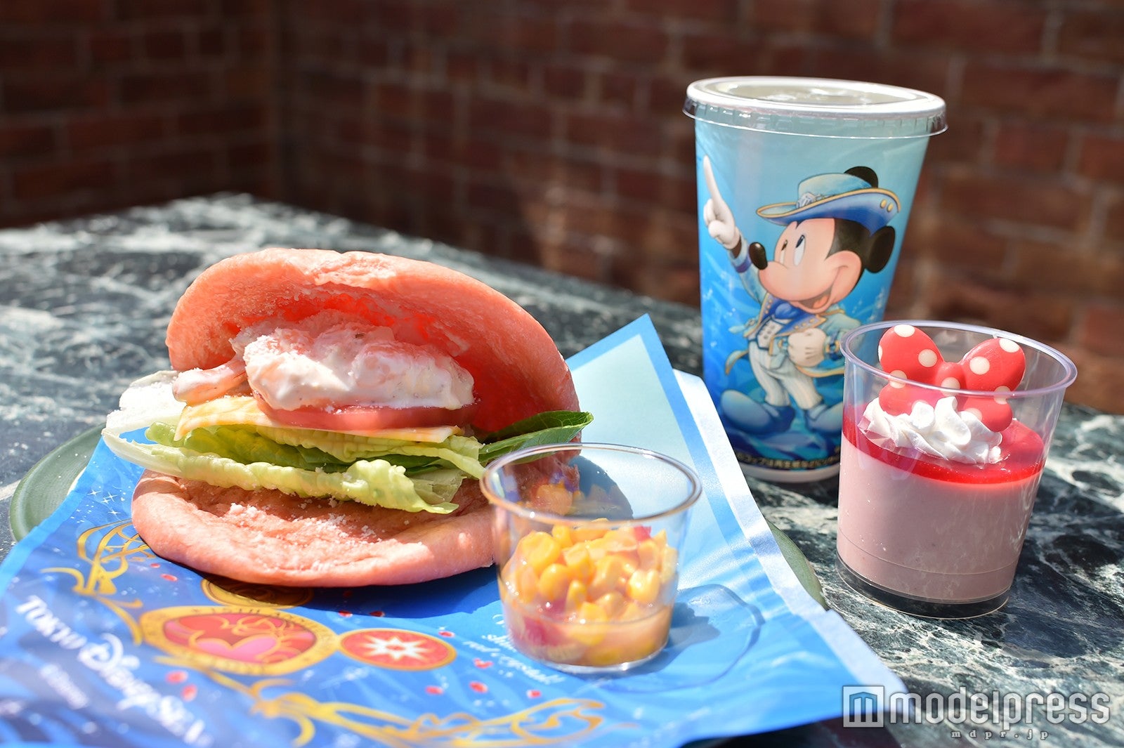 ミニーマウスをイメージしたスペシャルセット¥1,150／「東京ディズニーシー15周年“ザ・イヤー・オブ・ウィッシュ”」（C）モデルプレス