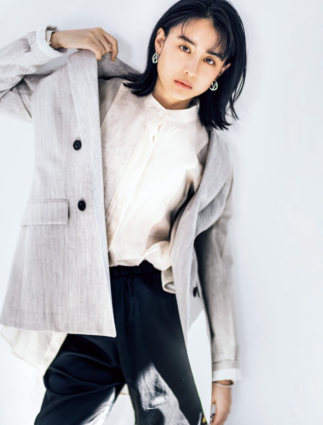 山本美月、史上最強に“カッコいい”姿で「CLASSY.」初登場　リアルな魅力に迫る