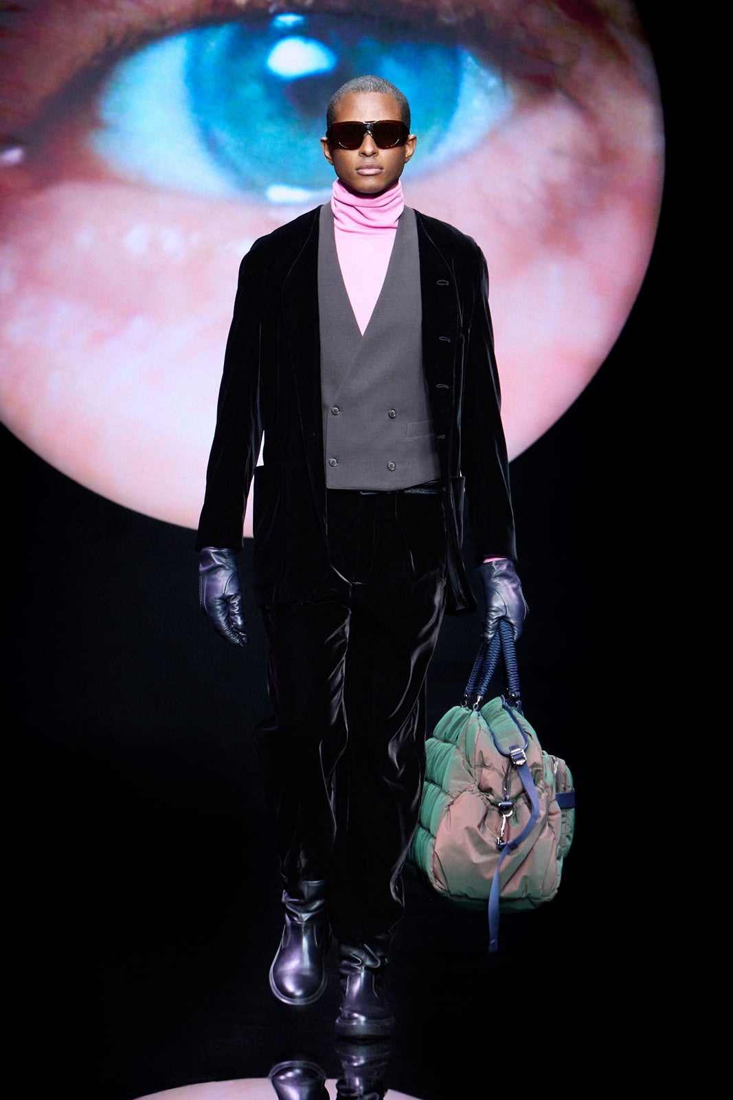 「ジョルジオ アルマーニ」2024秋冬メンズコレクションショー（提供写真）