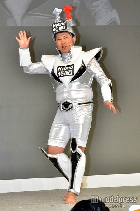 「ソフトバンクモバイル 新商品発表会」に出席したスギちゃん