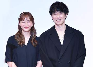 ミキティ＆庄司夫妻 GWは多摩川、肩寄せ合う姿に「どこに行くかじゃない」「本当に素敵家族すぎて泣ける」「よい家族すぎる♥」