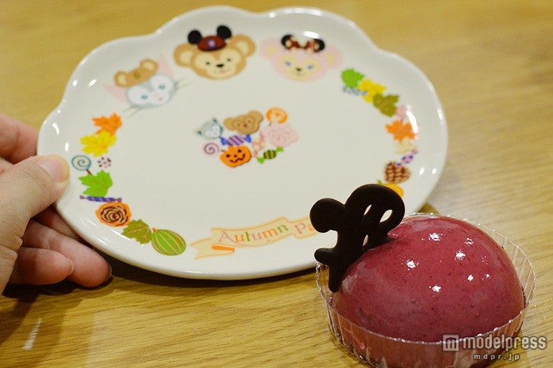 グレープ＆チーズクリームのムースケーキ、スーベニアプレート付き