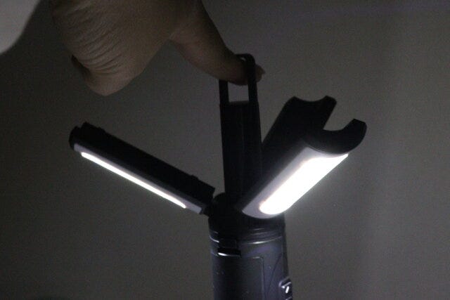 ダイソーの2WAYキャンピングライト9