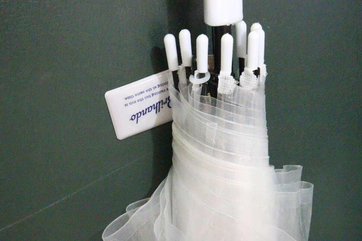 ダイソー かさ固定マグネット(スクエア型) ダイソーのかさ固定マグネット(スクエア型)の使用例