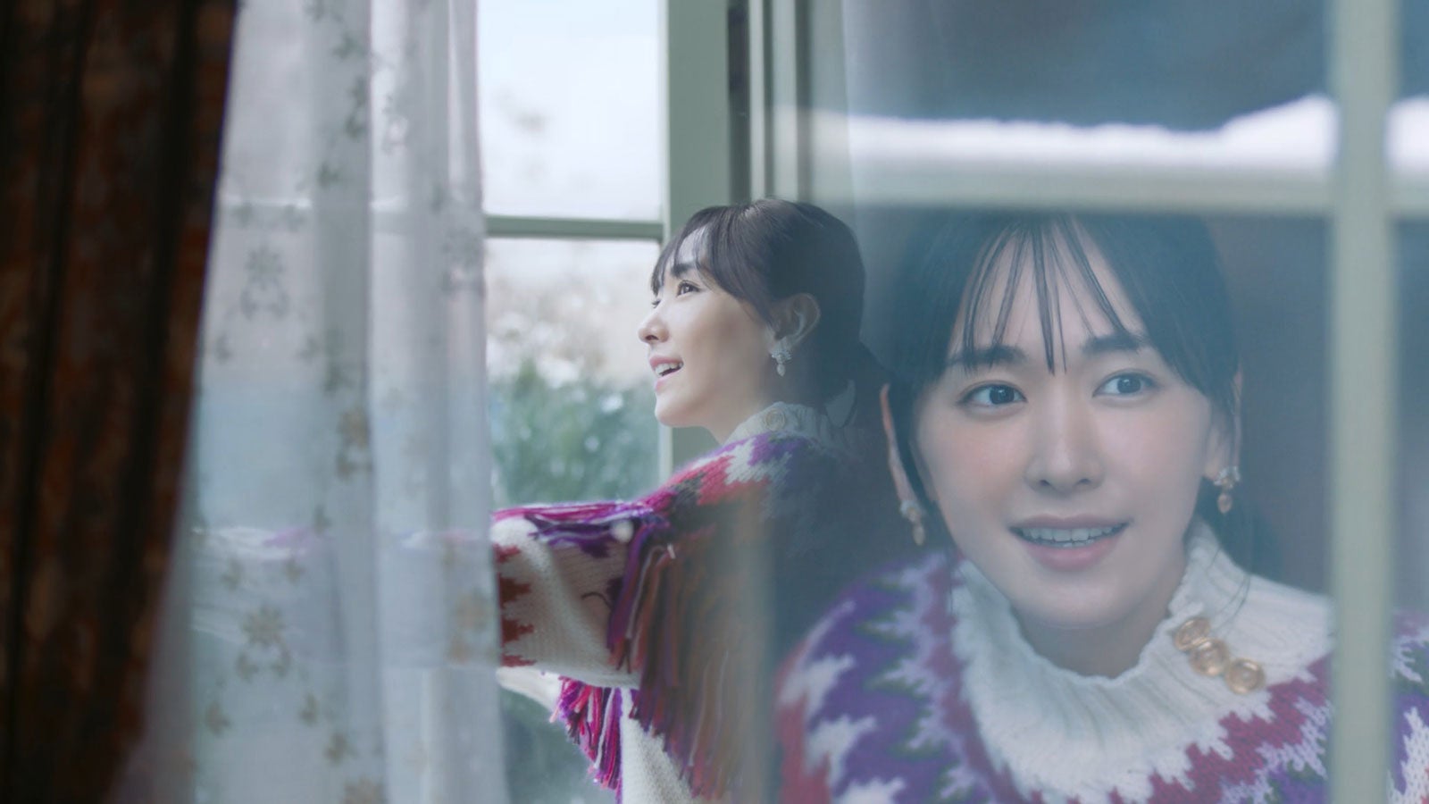 新垣結衣／新テレビCM「今年も雪のようなくちどけを。」篇より（提供写真）