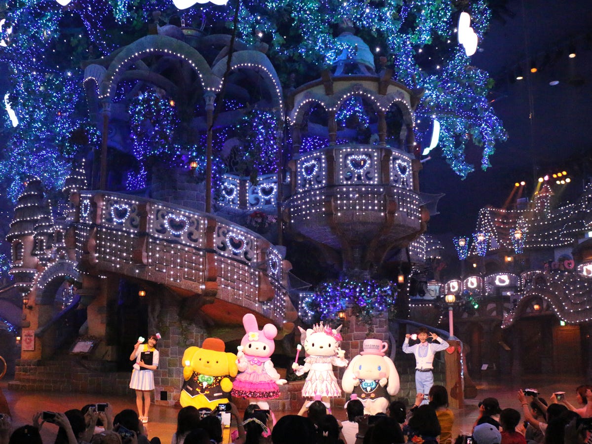 サンリオピューロランド“夏祭り”開幕!史上最高50万球が輝くイルミにうっとり