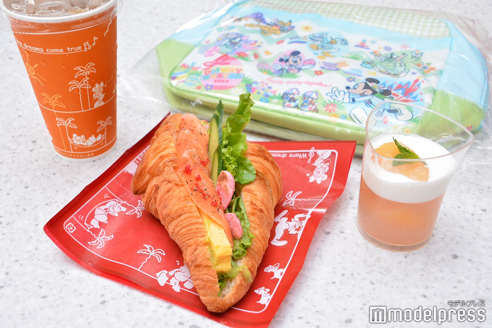 スペシャルセット、スーベニアランチケース付き¥2,320（C）モデルプレス（C）Disney