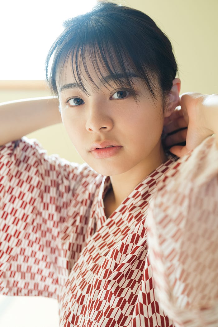 本間日陽1st写真集「ずっと、会いたかった」撮影:酒井貴弘(C)KOBUNSHA