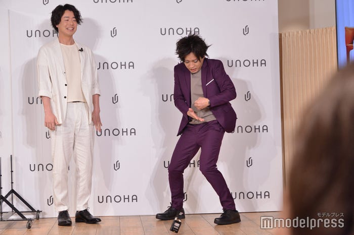 勢い余ってマイクを落としてしまった松陰寺太勇「時を戻そう」 (C)モデルプレス