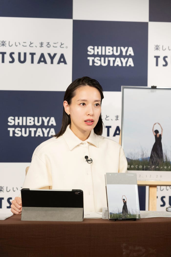 戸田恵梨香/撮影:本多晃子