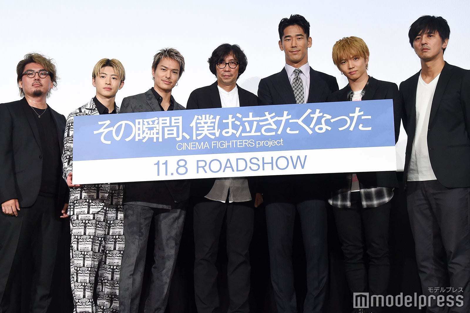 （左から）洞内広樹監督、佐野玲於、今市隆二、行定勲監督、小林直己、佐藤大樹、井上博貴監督（C）モデルプレス