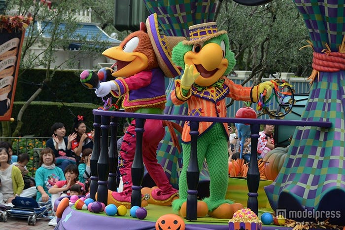 パレード「ハッピーハロウィーンハーベスト」/パンチート、ホセ・キャリオカ