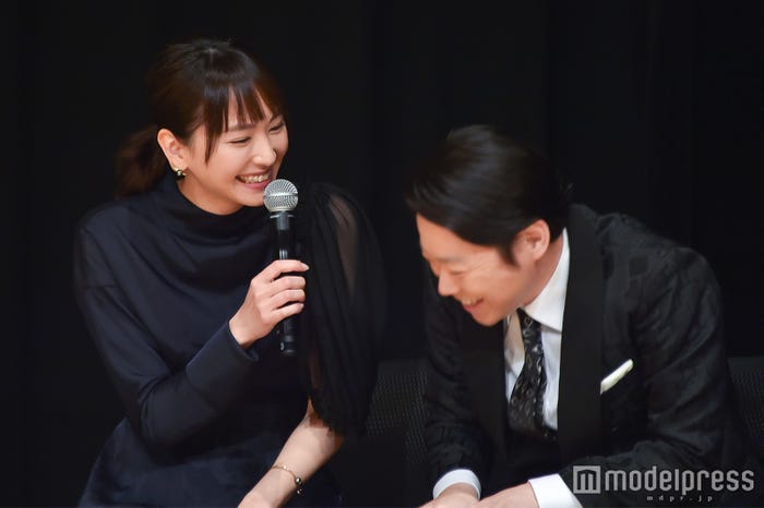 新垣結衣、阿部サダヲ(C)モデルプレス