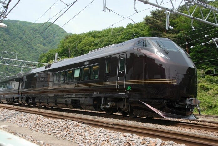 ハイグレード列車「なごみ」