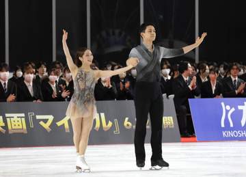 木下グループ入社式に“りくりゅう”がサプライズ登場 三浦「経験が自分をつくっていくと信じて」木原「失敗を恐れずチャレンジして」