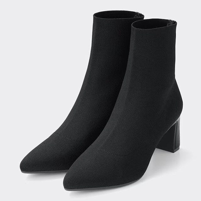 GUのポインテッドニットブーツ