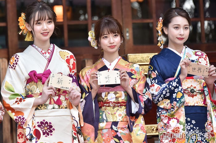江野沢愛美、小室安未、Niki(C)モデルプレス