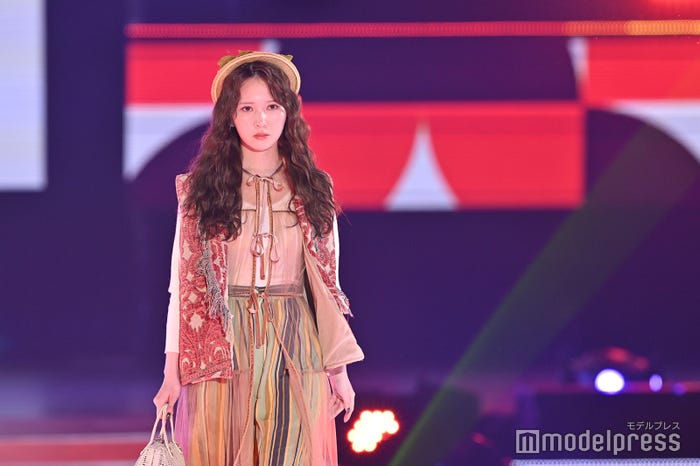 加藤史帆(C)モデルプレス