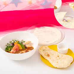 重曹!?を舐めるカレー税込1,969円(C)赤坂アカ×横槍メンゴ/集英社・【推しの子】製作委員会