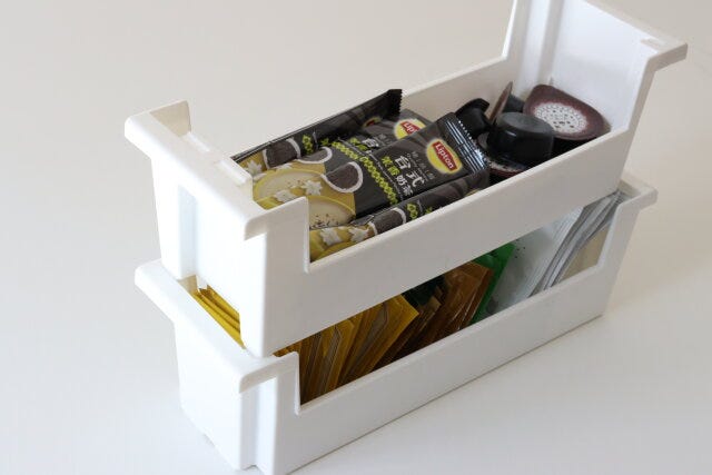 積み重ね缶詰ストッカー