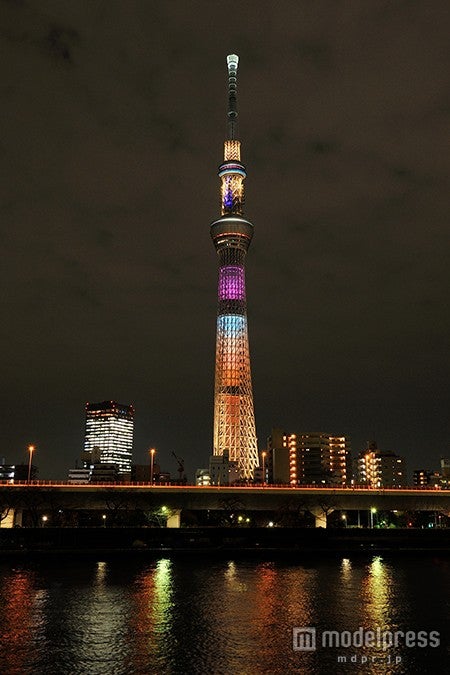 チョコレートをイメージした特別ライティング／ラブリーショコラ（C）TOKYO-SKYTREE