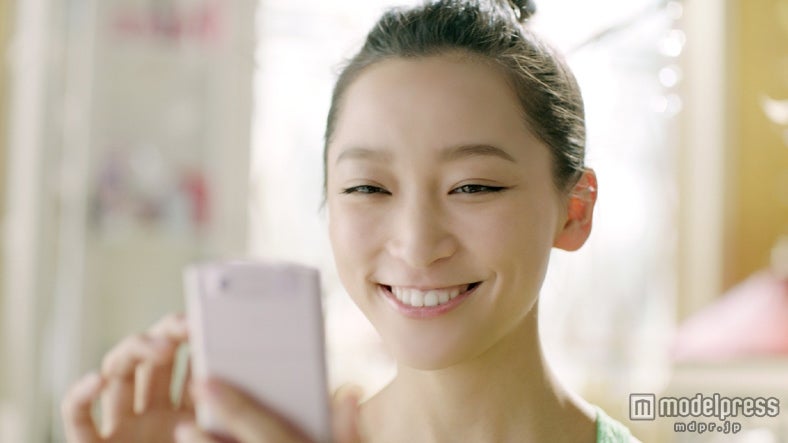 杏／新CM「GREE Deco Photo」より