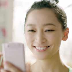 杏/新CM「GREE Deco Photo」より