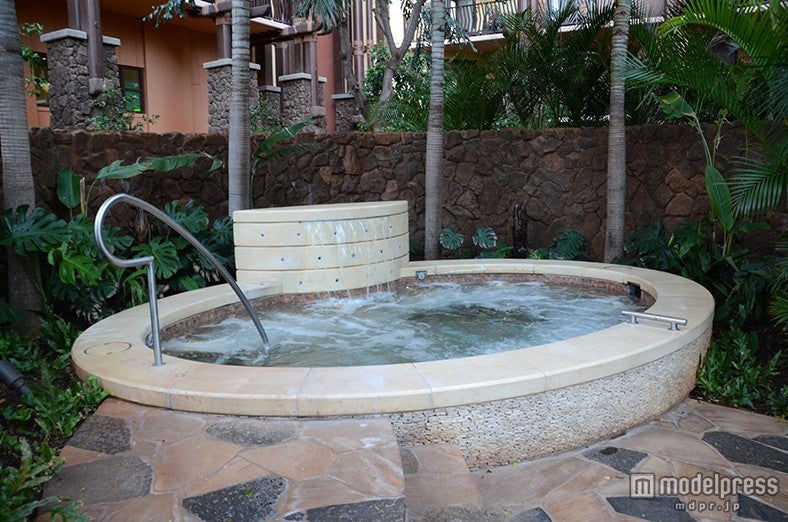 スパの前後はジャグジーでリラックス