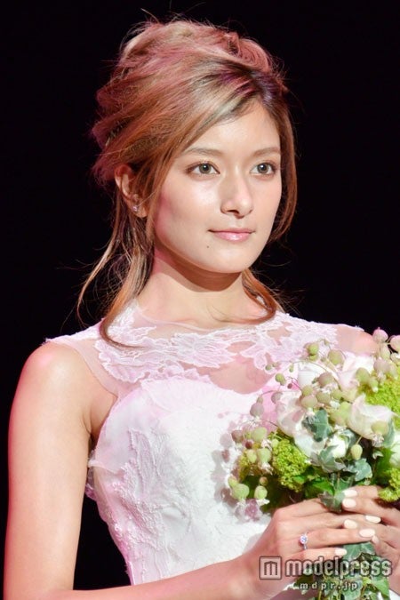 ローラ 美しすぎる 花嫁姿にうっとり 理想の結婚相手を語る モデルプレス