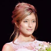 ローラ 美しすぎる 花嫁姿にうっとり 理想の結婚相手を語る モデルプレス ローラ 美しすぎる 花嫁姿にうっとり 理想の結婚相手を語る モデルプレス