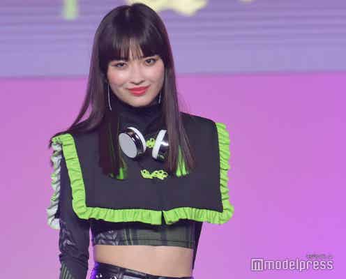 茅島みずき、雰囲気ガラリ 肌見せコーデで色気放出<Seventeen夏の学園祭2023>
