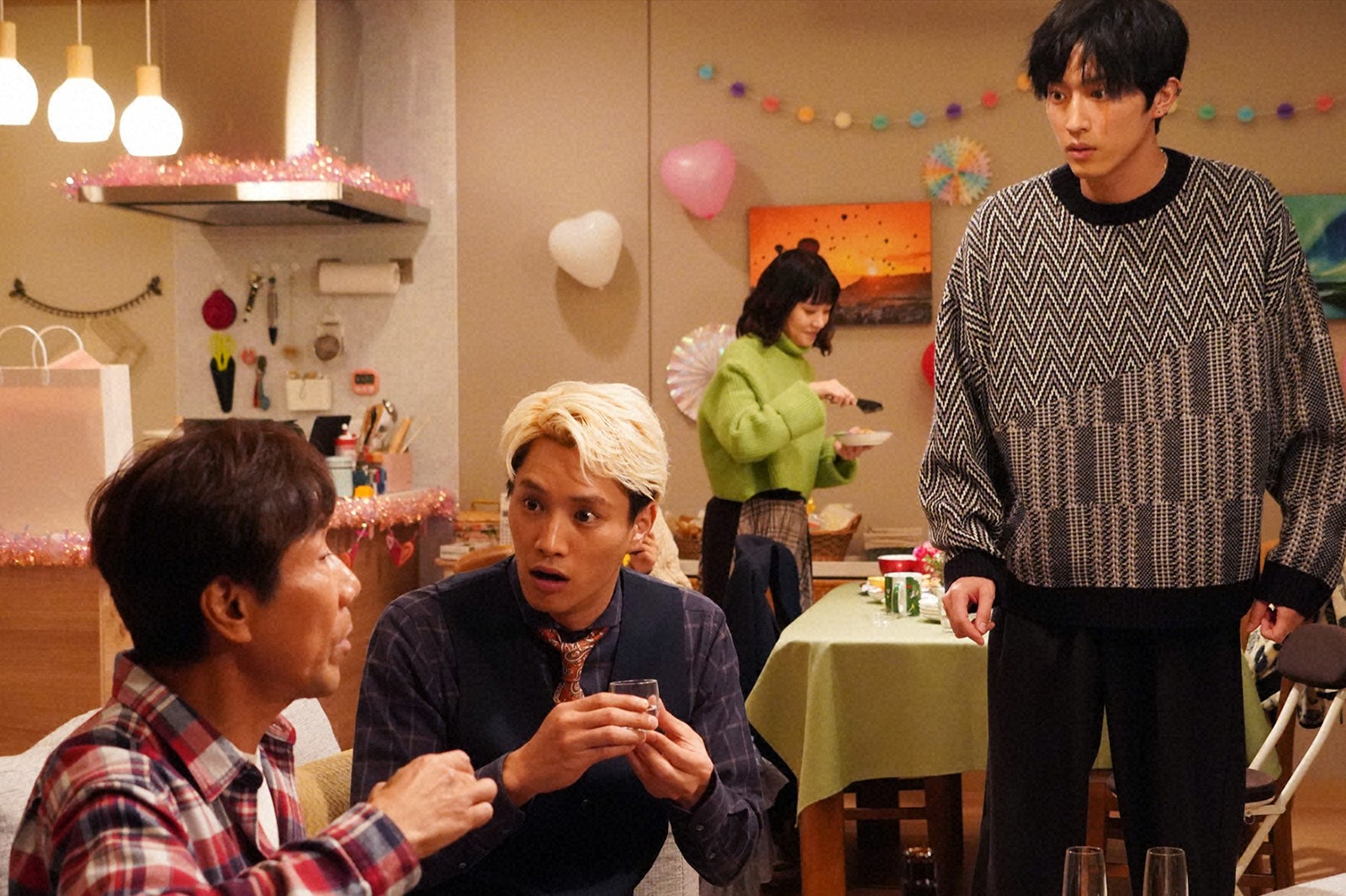 岸谷五朗、鈴木伸之、奈緒、杉野遥亮 「恋です！～ヤンキー君と白杖ガール～」第7話より（C）日本テレビ