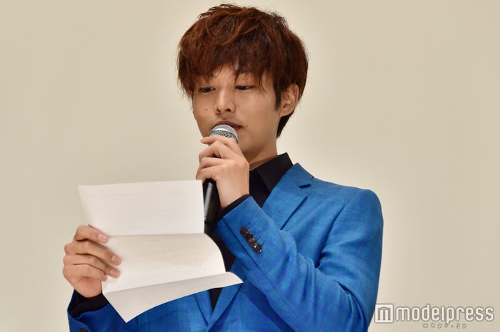 手紙を代読する松坂桃李 (C)モデルプレス