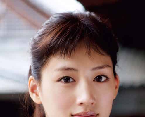 綾瀬はるか、堤真一ら人気映画チームと再タッグ「とても楽しい夏になりそう」<コメント到着>