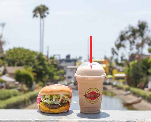 LA発ハンバーガー店「ファットバーガー」渋谷に日本初上陸