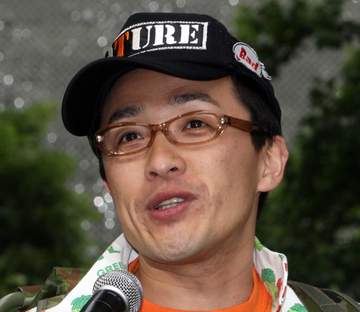 スマイリーキクチ「SNS暴露が流行ってるので…」先輩芸人の優しさを“暴露” 具体名明かさずもリプ欄は人物特定w