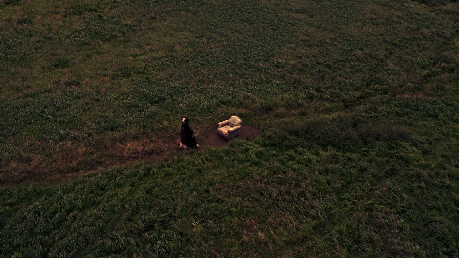 松岡茉優（C）2019-2020 SQUARE ENIX CO., LTD. All Rights Reserved. Co-Developed by gumi Inc. LOGO ILLUSTRATION:（C）2018 YOSHITAKA AMANO