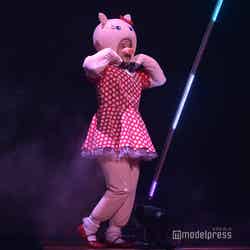 キュートな豚に扮した五関晃一/A.B.C-Z「ABC座2024『大金星(BIG VENUS) ~時代(とき)を超えて~』」ゲネプロより(C)モデルプレス