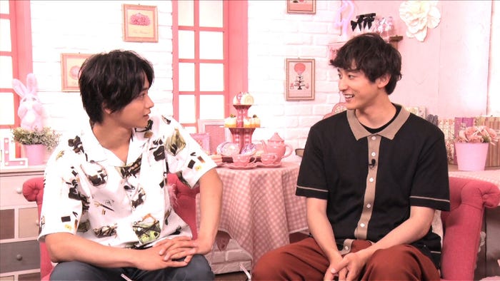 佐藤寛太、小関裕太(提供画像)