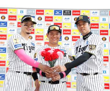 「本当に？」阪神・佐藤輝が才木の活躍した翌日の食事に突っ込み プロ初打点の嶋村は裏話「足がプルプル震えていた」お立ち台で小学生への回答に聖地沸く